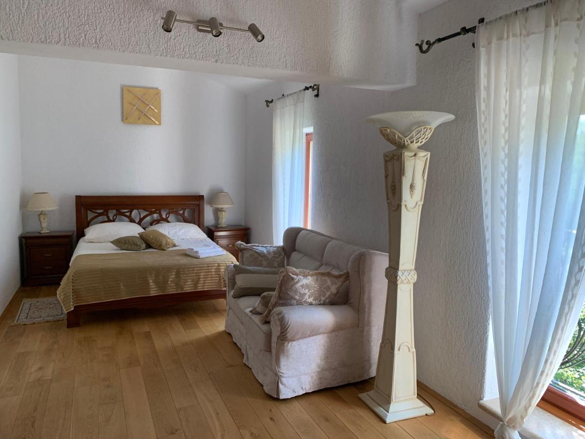 Villa Castello Rausch Valkarin Экстерьер фото
