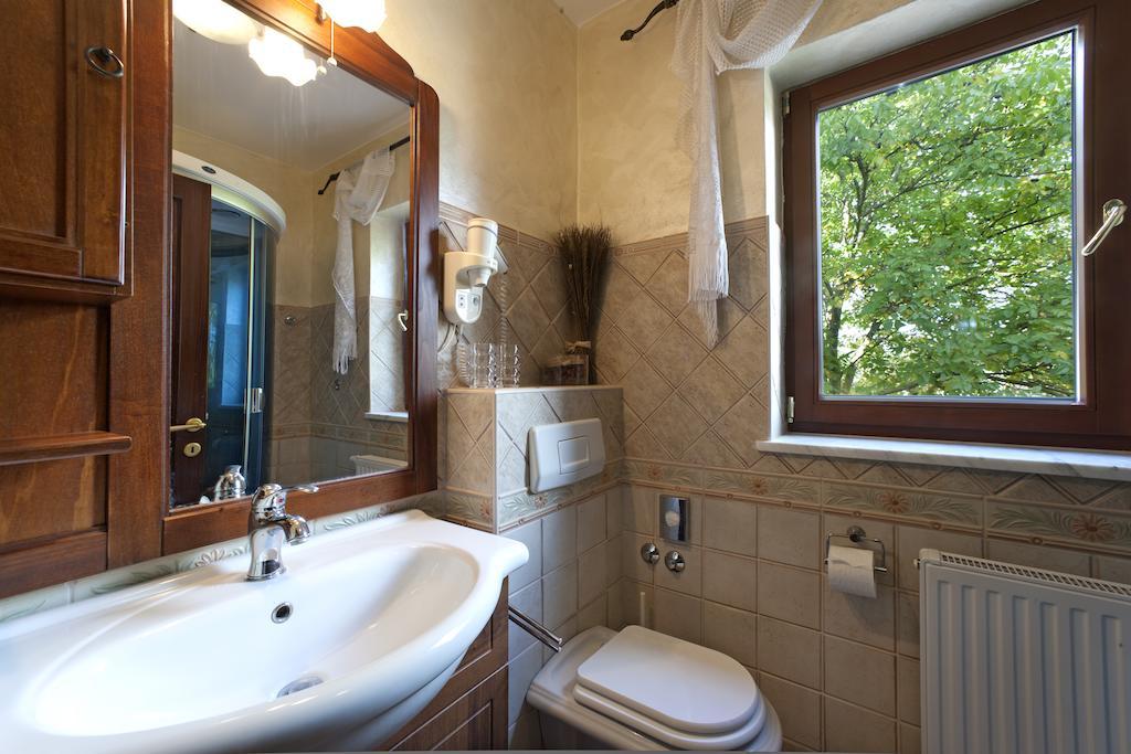 Villa Castello Rausch Valkarin Номер фото
