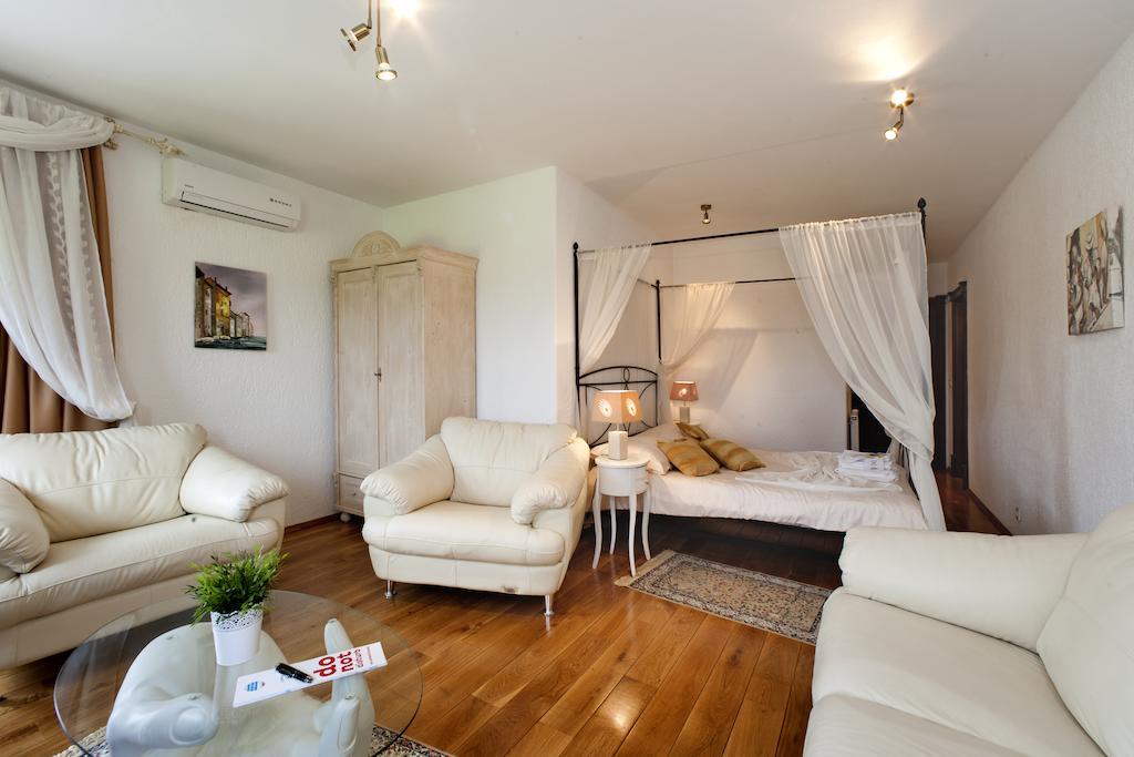 Villa Castello Rausch Valkarin Номер фото