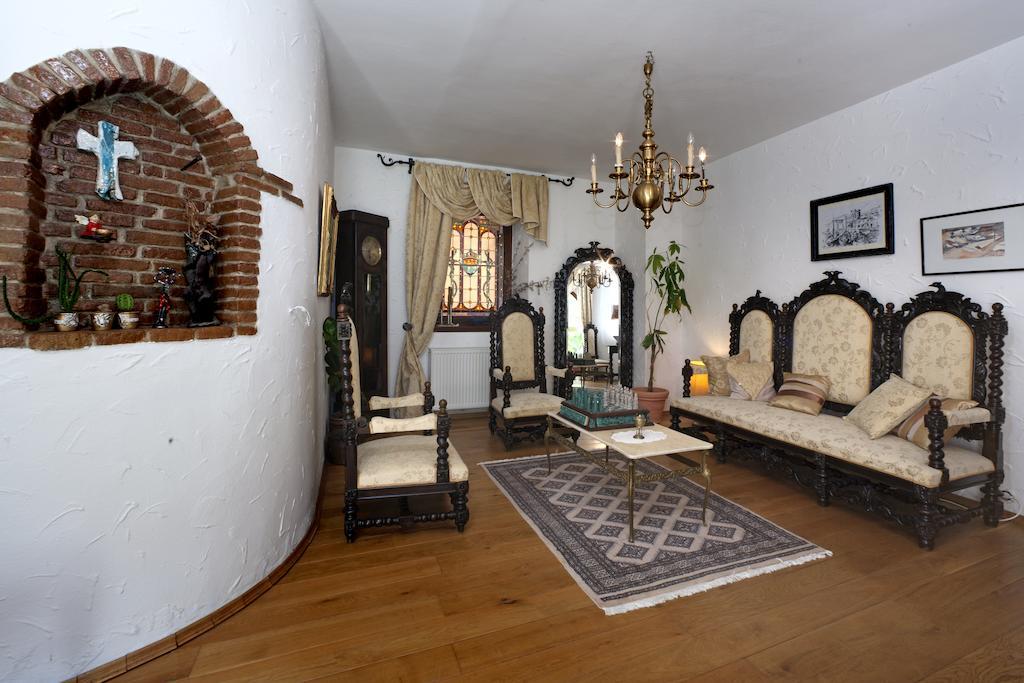 Villa Castello Rausch Valkarin Экстерьер фото