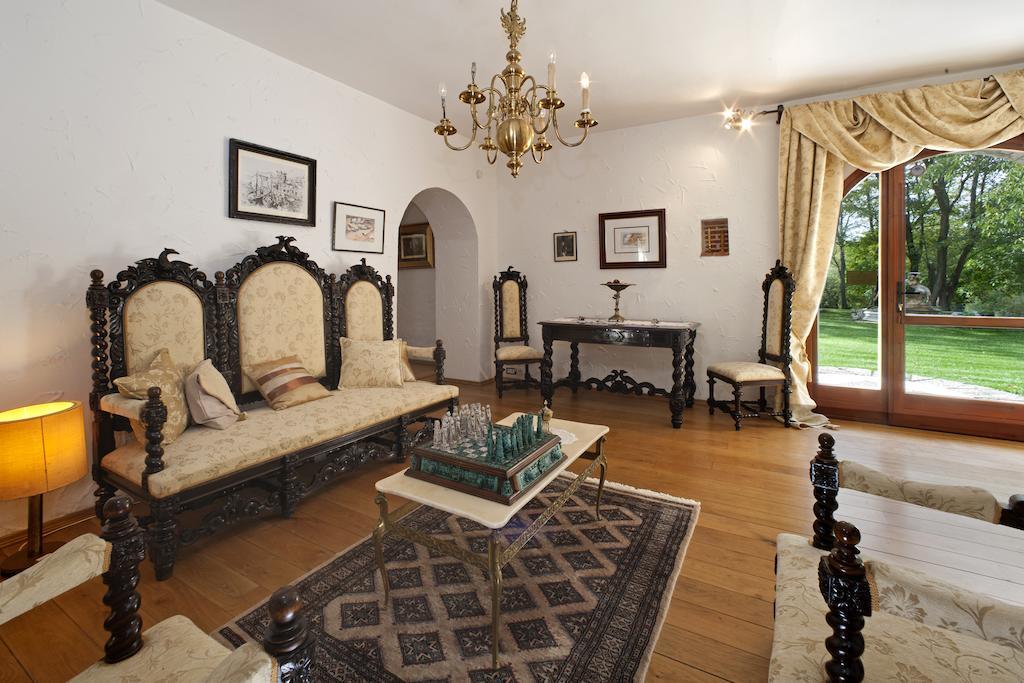 Villa Castello Rausch Valkarin Экстерьер фото