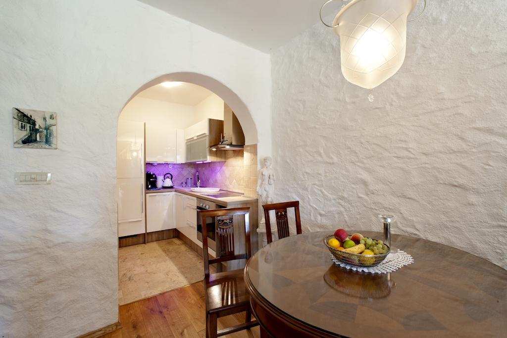 Villa Castello Rausch Valkarin Экстерьер фото