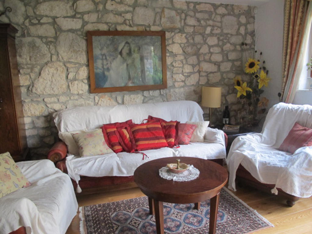 Villa Castello Rausch Valkarin Номер фото